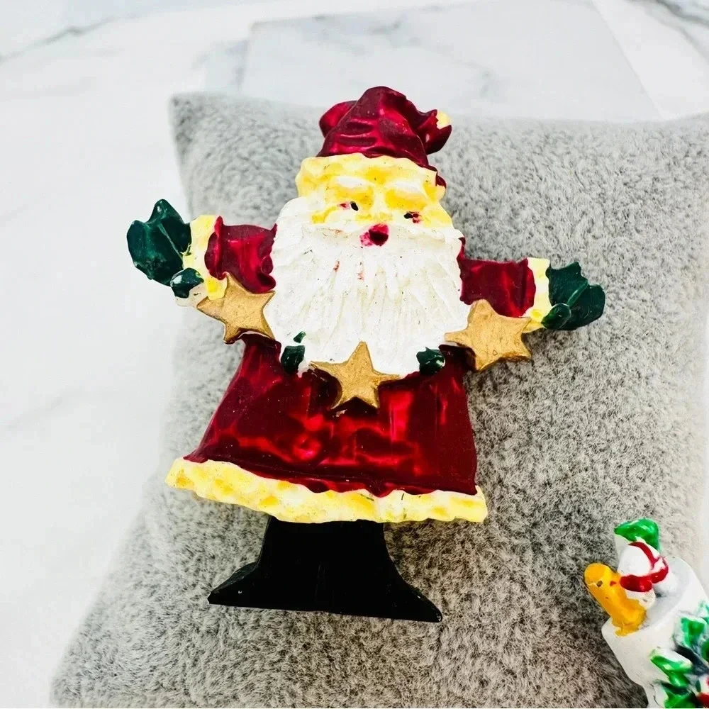 Vintage Christmas Brooch Pins Set of 2 Unisex Rustic Resin Santa Metal S…